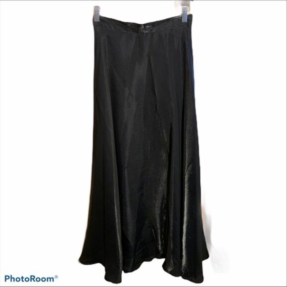 JS COLLECTIONS Full Length Black Shimmering Skirt Size 4 - Picture 2 of 5